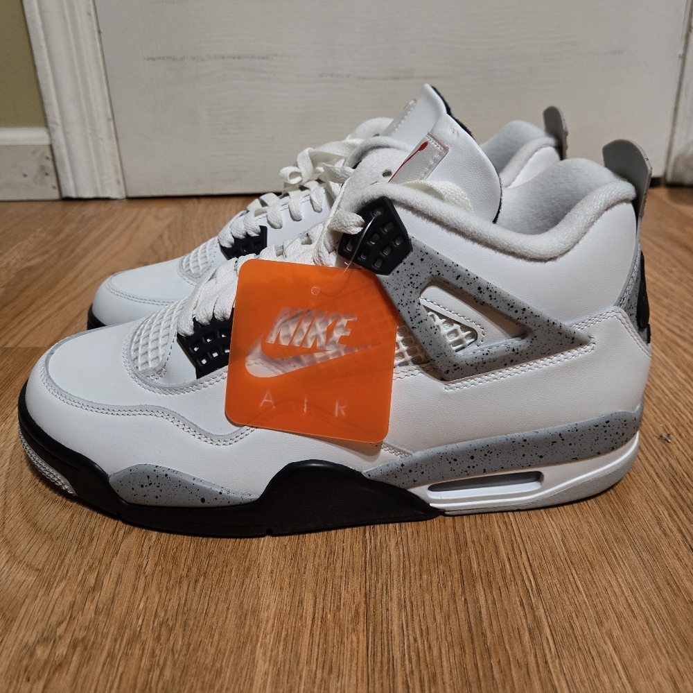 Air Jordan 4 Retro "White Cement" FV5029-100 Men's Size 10 NWOB - Picture 3 of 9